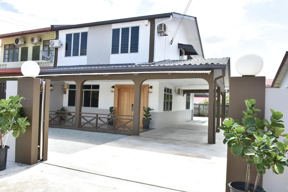 Rain Tree Homestay Bintulu Zewnętrze zdjęcie