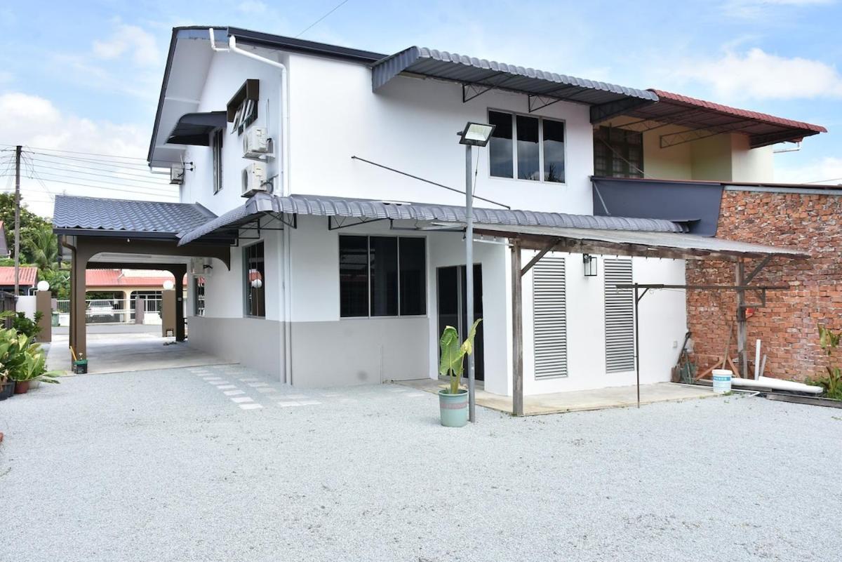 Rain Tree Homestay Bintulu Zewnętrze zdjęcie